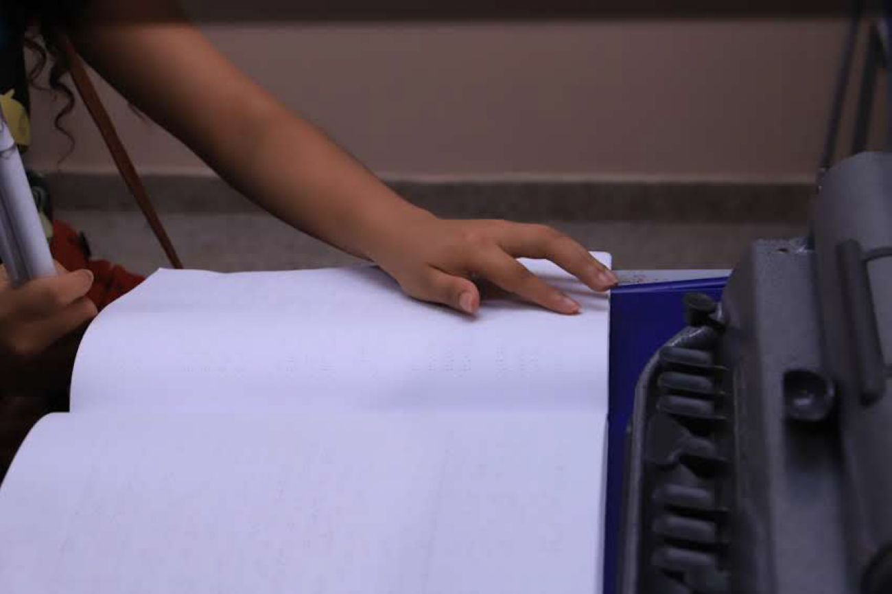 Após participarem de oficina, alunos da unidade Álvares de Azevedo lançam livro de poemas em braille (Foto: Alex Ribeiro / Ag. Pará)