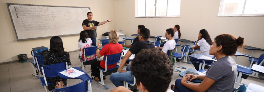 Foto: Professores classificados no PSS 04/2020 precisam entregar documentos até sexta (04)