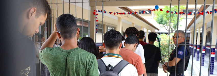 Foto: Enem 2023: tranquilidade marca entrada de estudantes em locais de prova