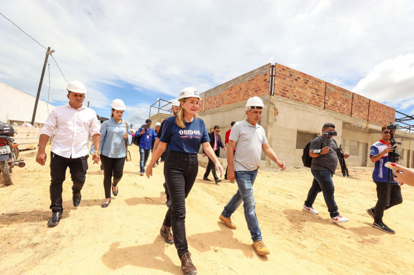 Foto: Vice-governadora visita canteiro de obras de unidades do programa Creches Por Todo o Pará