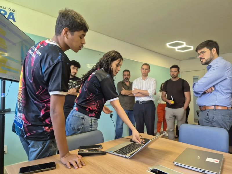 Foto: Seduc recebe comitiva da Suécia e BID para apresentar projetos de inovação e sustentabilidade da rede estadual