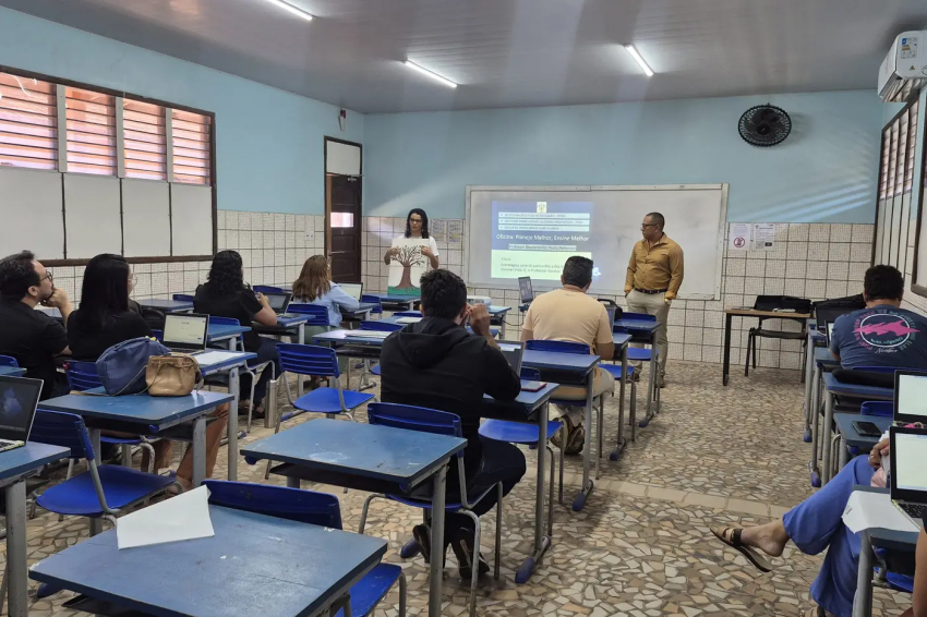 Foto: Escola Estadual de Marituba realiza oficina de uso da Inteligência Artificial na educação