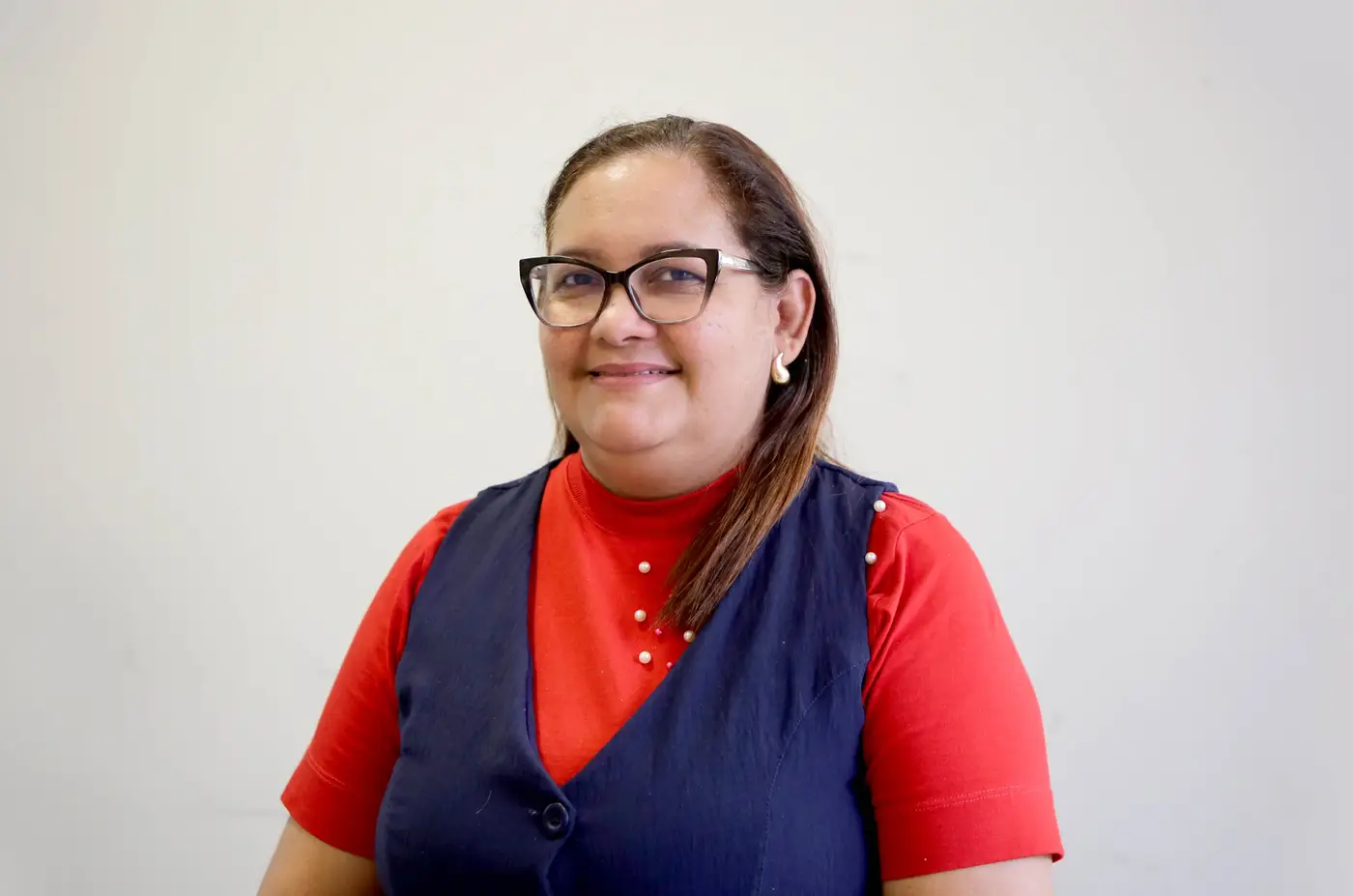 Diretora da Escola Integral Bilíngue Mestra Idalina, Cássia Araújo: O curso nos dá ferramentas para o nosso dia a dia, disse ela - Foto: Eliseu Dias / Ascom Seduc