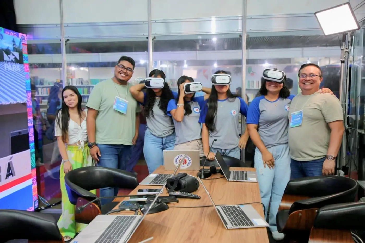 Estudantes na oficina sobre inovação tecnológica - Foto: Eliseu Dias / Ascom Seduc