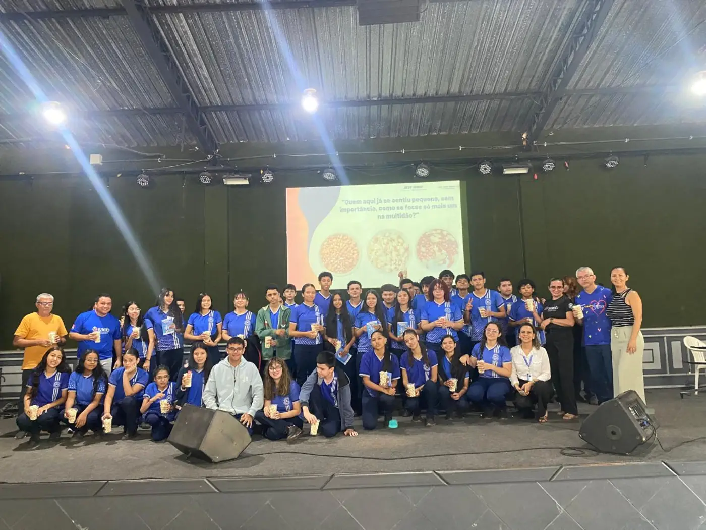 Estudantes da Escola Nossa Senhora de Guadalupe, em Santarém - Foto: Eliseu Dias / Ncom Seduc