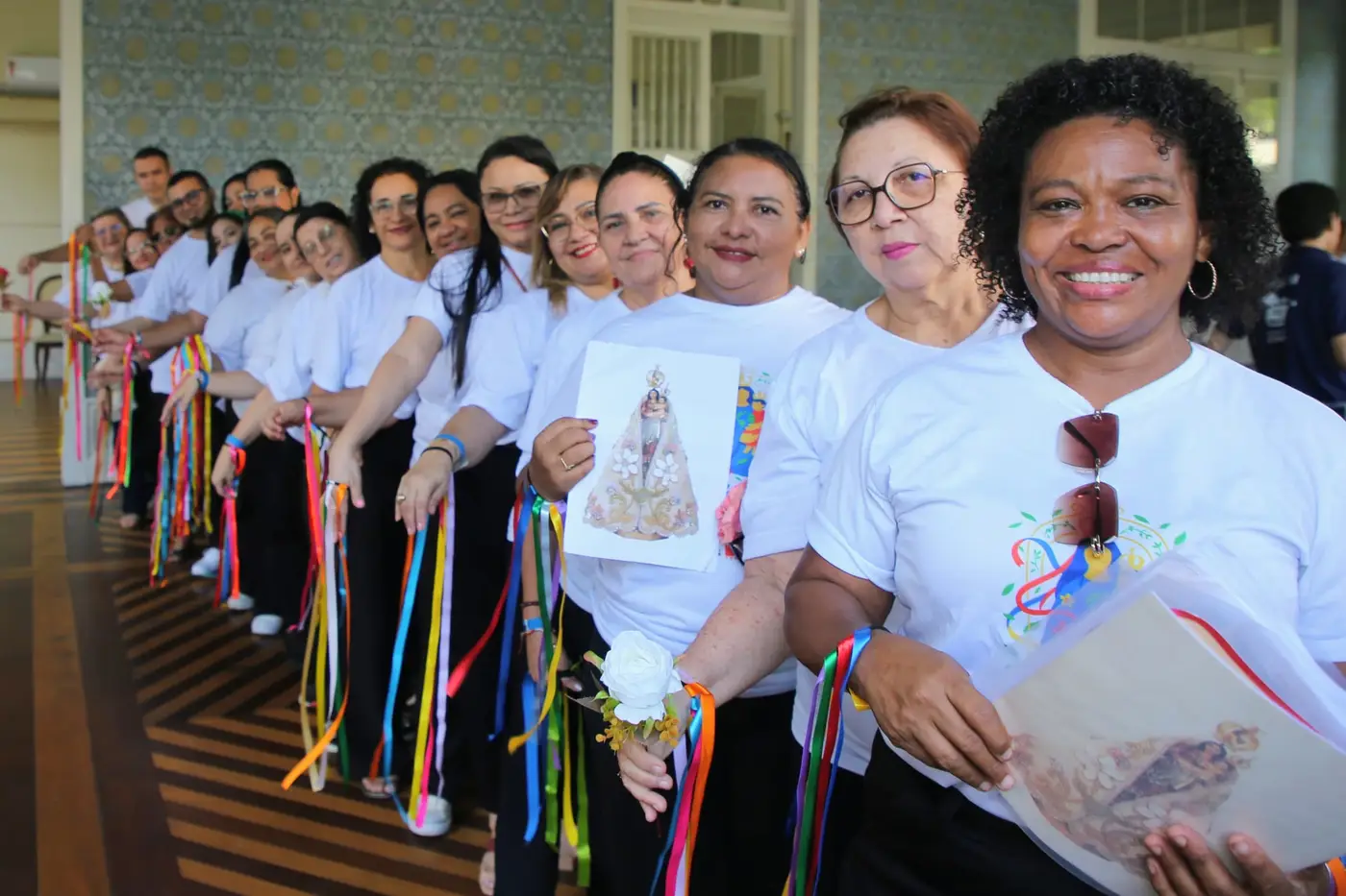Coral dos servidores da Seduc saudou a padroeira com homenagens musicais e encantou o público durante o Círio - Foto: Eliseu Dias / Ascom Seduc