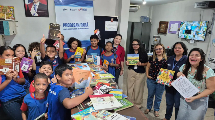 Foto: Cosanpa distribui mais de 3 mil livros em escolas de Belém, Ananindeua e Marituba