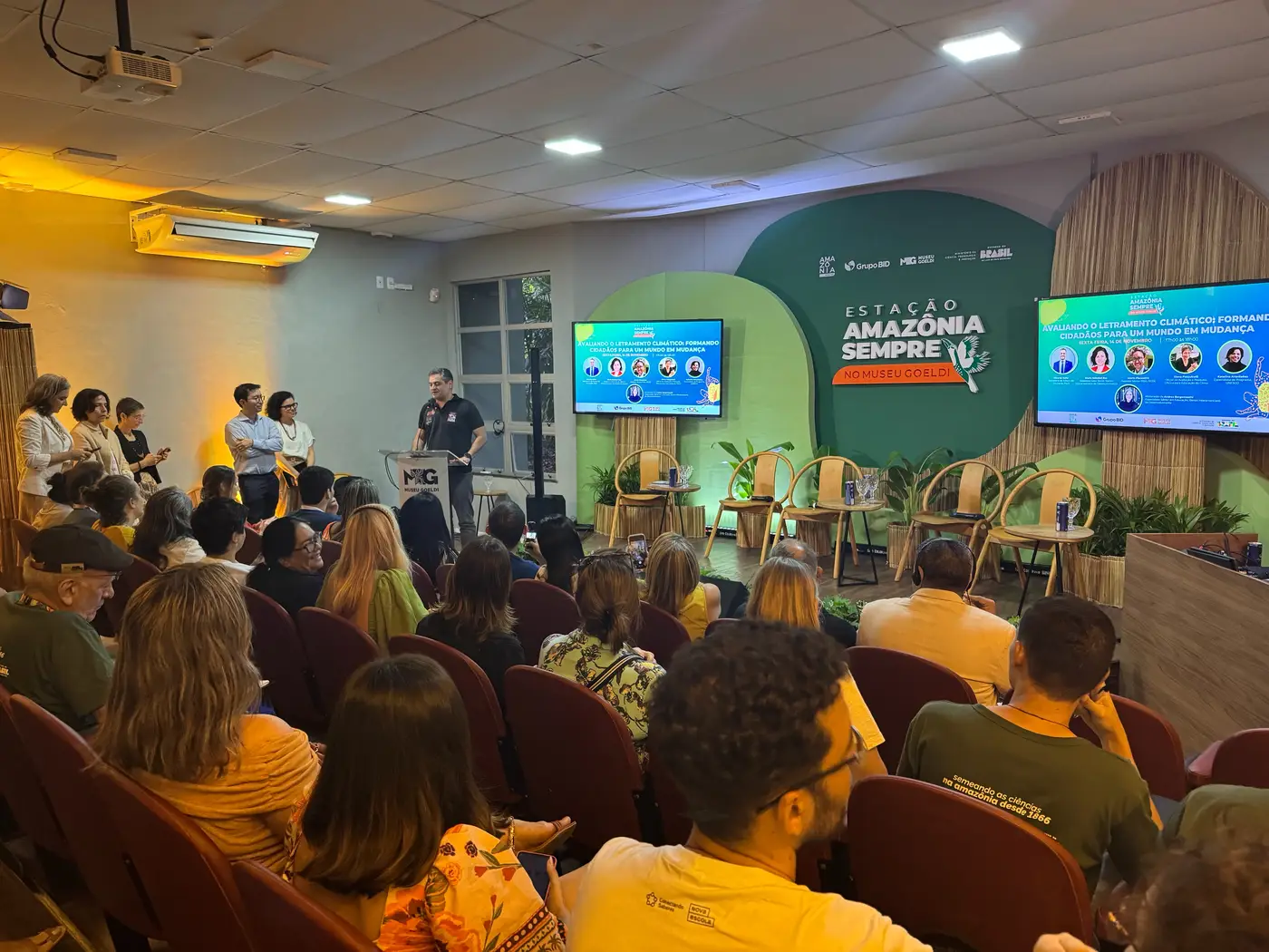 Secretário de Educação, Ricardo Sefer, apresentando as ações realizadas pelas Seduc em relação à temática ambiental - Foto: Divulgação Secretário de Educação, Ricardo Sefer, apresentando as ações realizadas pelas Seduc em relação à temática ambiental - Foto: Divulgação