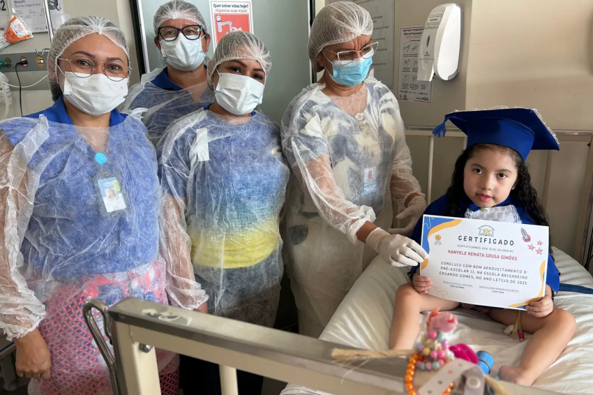 Foto: Pacientes internados no Hospital Regional de Santarém participam de formatura