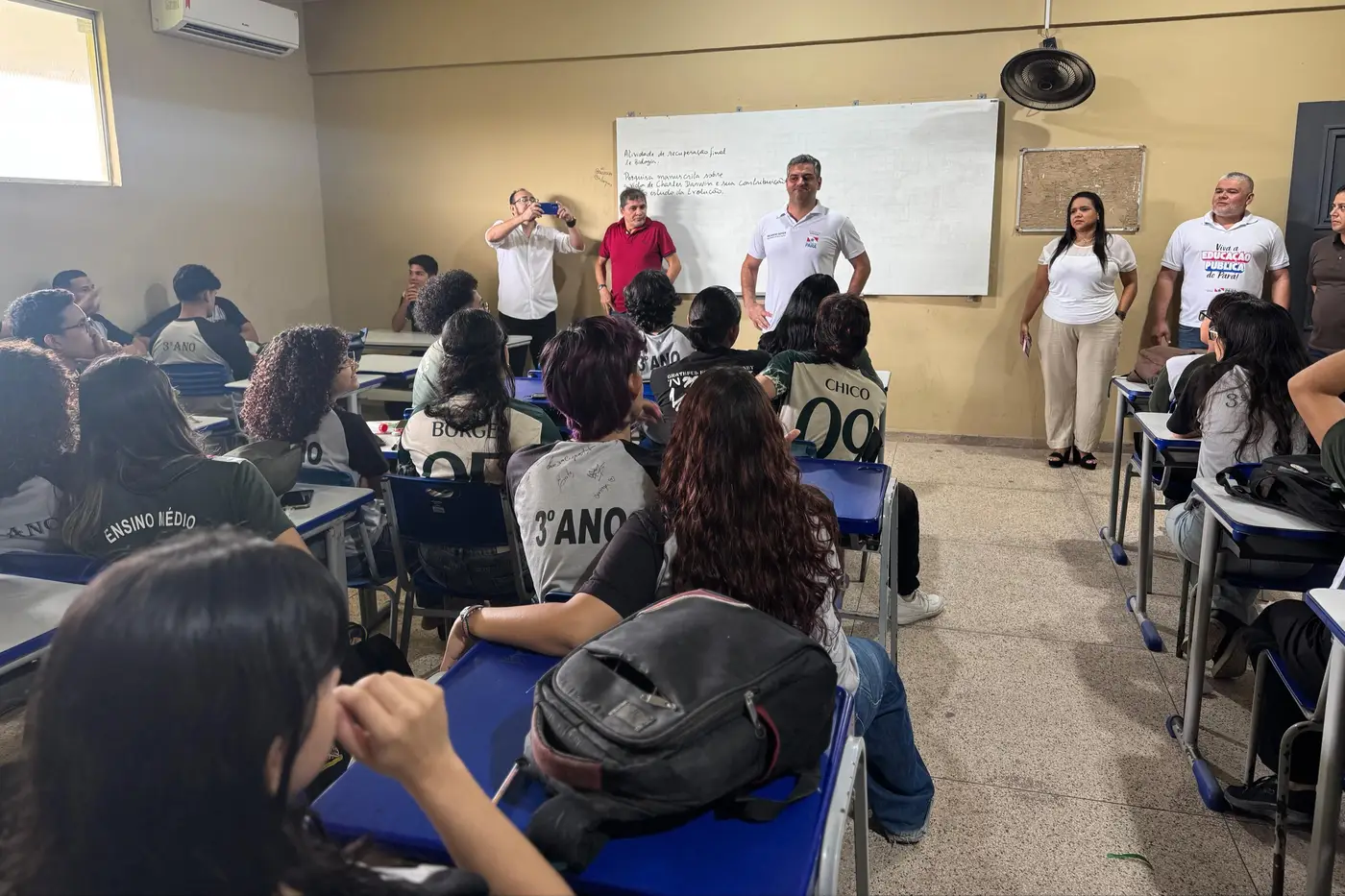 Ricardo Sefer e outros gestores da Seduc aproximam a gest&atilde;o do dia a dia de estudantes e professores - Foto: Ascom Seduc