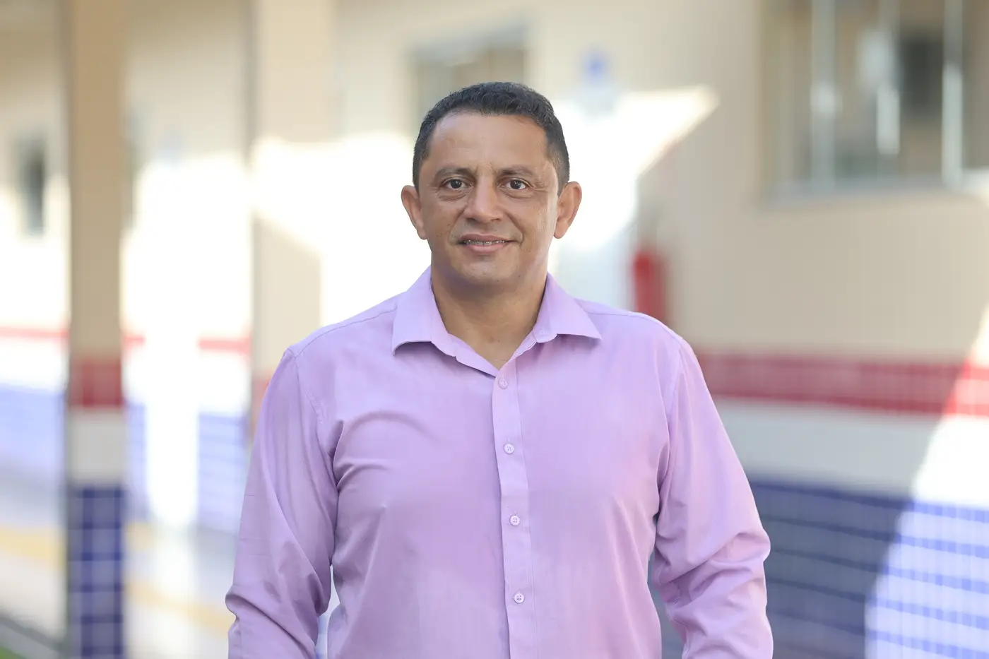 Clautevir Gomes, diretor da escola, observou que a entrada escola estruturada &eacute; uma grande conquista para a comunidade - Foto: Bruno Cruz / Ag. Par&aacute;