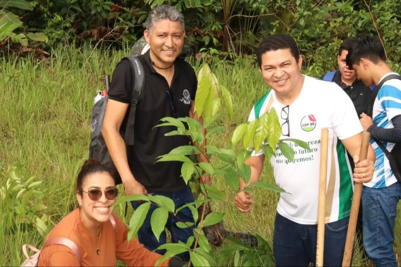 Professores e alunos estão determinados a salvar as nascentes do Rio Bacabal ameaçadas de extinção por impactos ambientais - Foto: Divulgação Professores e alunos estão determinados a salvar as nascentes do Rio Bacabal ameaçadas de extinção por impactos ambientais - Foto: Divulgação