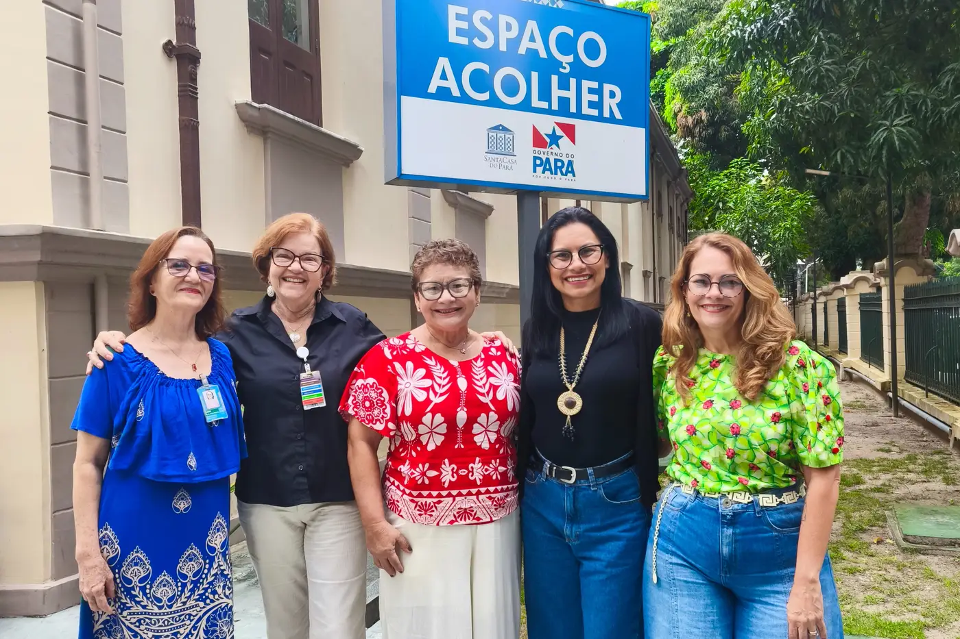 M&aacute;rcia Kambeba com Equipe do Acollher e da Classe Hospitalar - Foto: Divulga&ccedil;&atilde;o