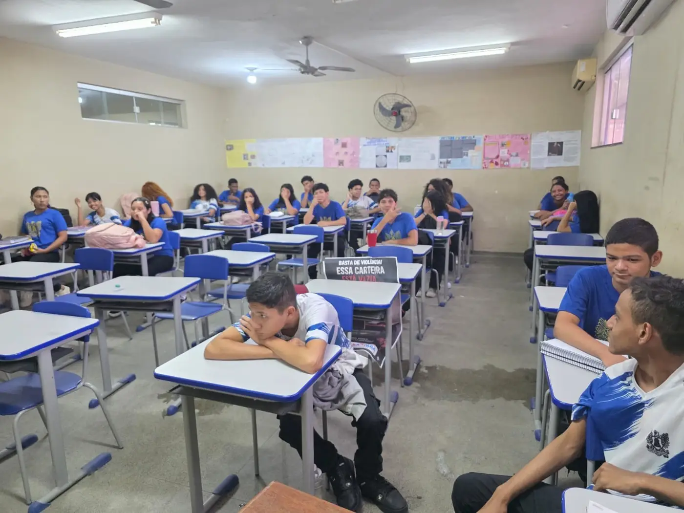 Estudantes entram no debate sobre violência de gênero e respeito às mulheres - Foto: Divulgação Estudantes entram no debate sobre violência de gênero e respeito às mulheres - Foto: Divulgação