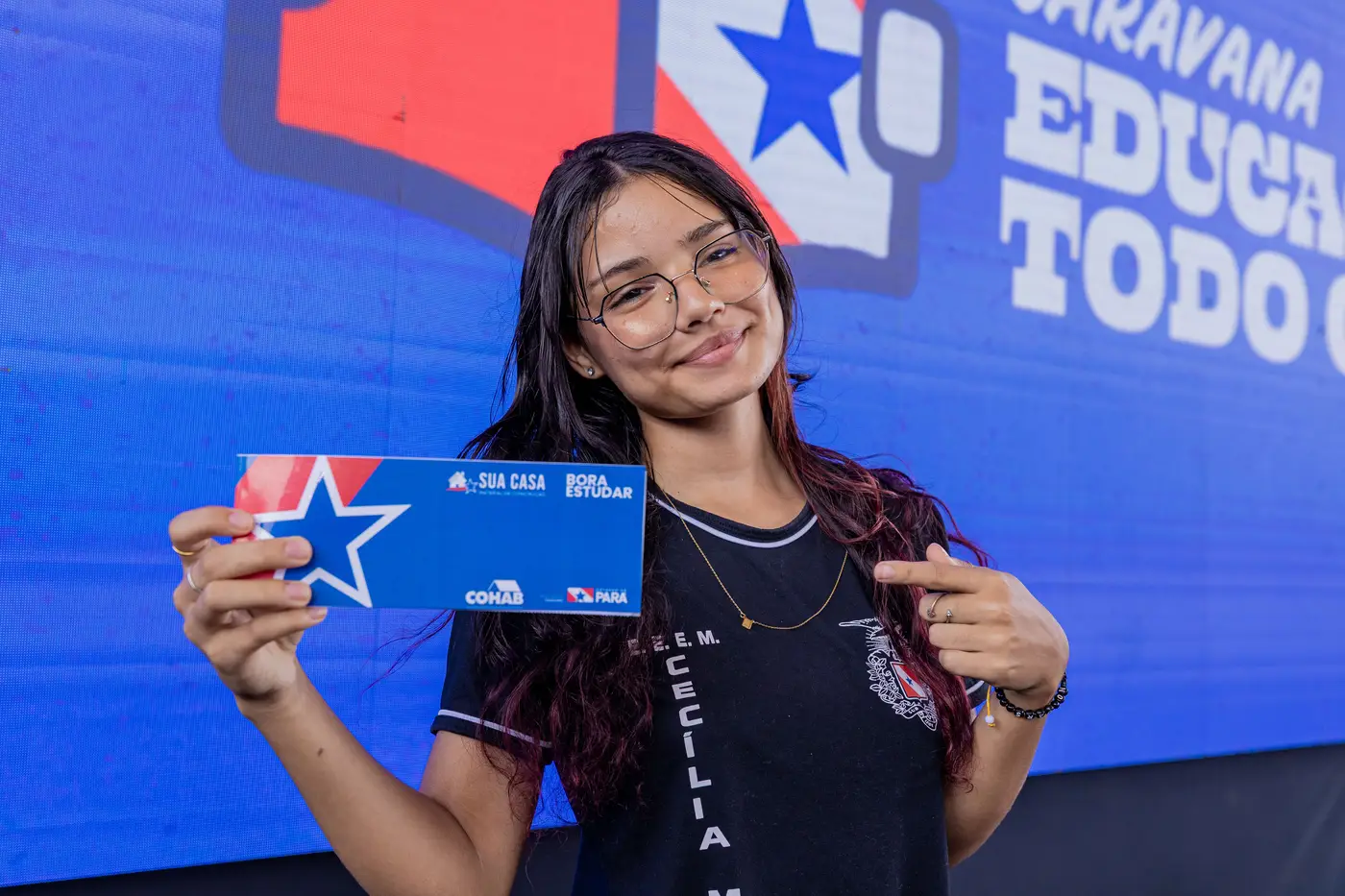 Estudante Laura J&uacute;lia, contemplada com o programa Bora Estudar: &Eacute; uma sensa&ccedil;&atilde;o incr&iacute;vel ser recompensada pelo esfor&ccedil;o - Foto: Divulga&ccedil;&atilde;o