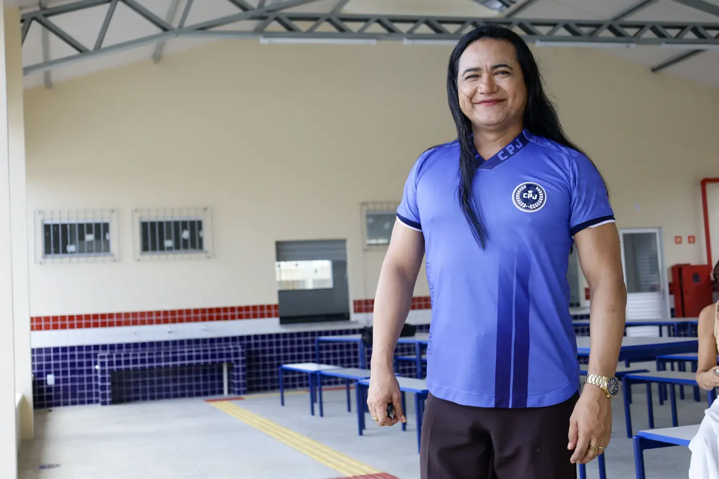 O professor Luiz Maximiano, que atua há quase 20 anos na escola Coronel Pinheiro Júnior, celebrou a reconstrução do espaço - Foto: Pedro Guerreiro / Ag. Pará O professor Luiz Maximiano, que atua há quase 20 anos na escola Coronel Pinheiro Júnior, celebrou a reconstrução do espaço - Foto: Pedro Guerreiro / Ag. Pará