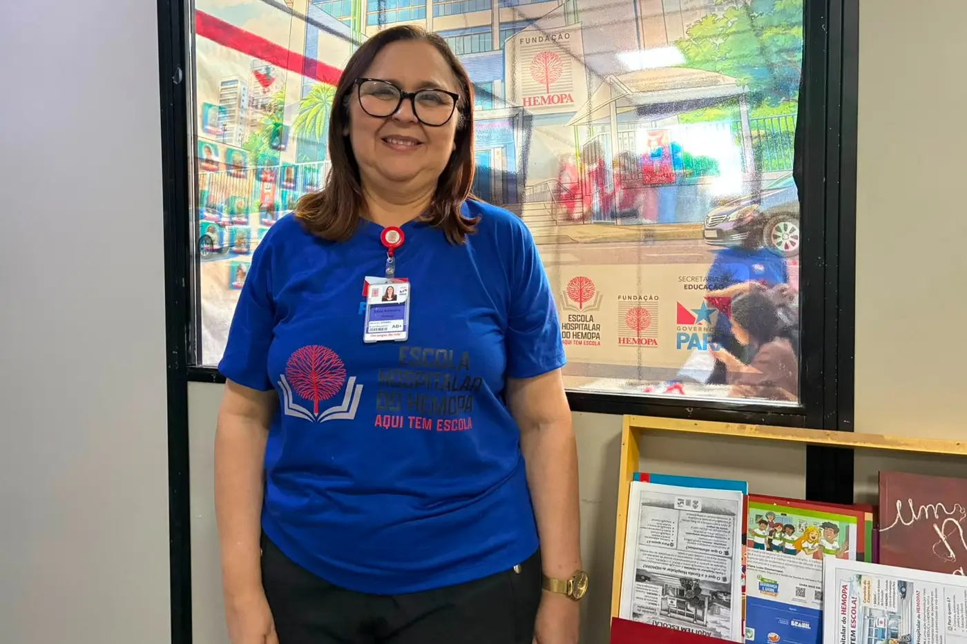 Gilda Saldanha, pedagoga da Escola Hospitalar do Hemopa, explica que a proposta reuniu atividades de leitura, escrita e expressão artística - Foto: Raíssa Maciel / Ascom Hemopa Gilda Saldanha, pedagoga da Escola Hospitalar do Hemopa, explica que a proposta reuniu atividades de leitura, escrita e expressão artística - Foto: Raíssa Maciel / Ascom Hemopa
