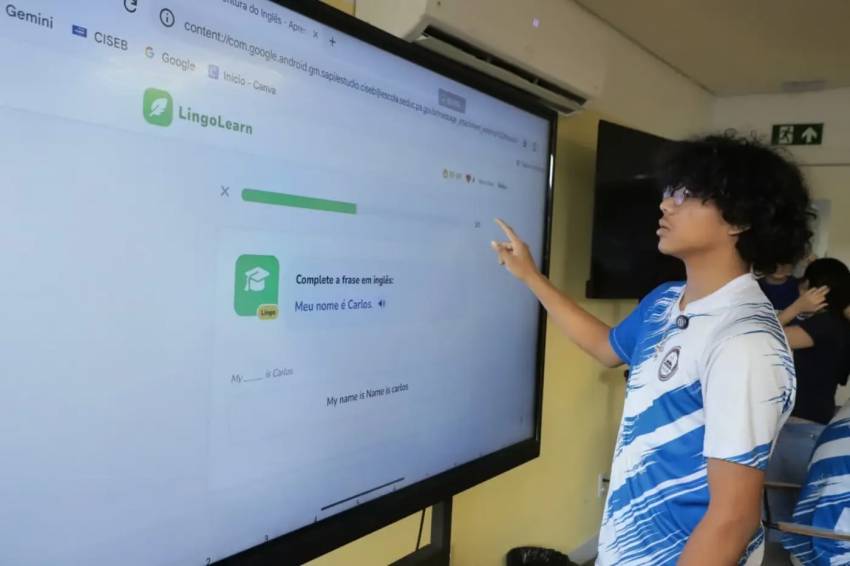 Foto: Estudantes desenvolvem aplicativo de inglês com apoio da Inteligência Artificial no CISEB