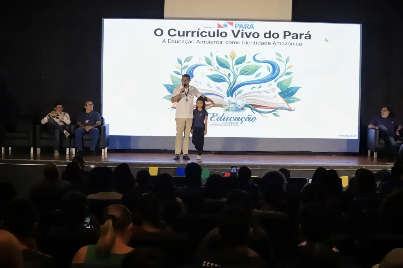 Secretário-adjunto de Gestão de Rede e Regime de Colaboração, Anderson Dias, destaca o papel das escolas paraenses na formação de cidadãos conscientes sobre o futuro do planeta - Foto: Eliseu Dias / Ncom Seduc Secretário-adjunto de Gestão de Rede e Regime de Colaboração, Anderson Dias, destaca o papel das escolas paraenses na formação de cidadãos conscientes sobre o futuro do planeta - Foto: Eliseu Dias / Ncom Seduc