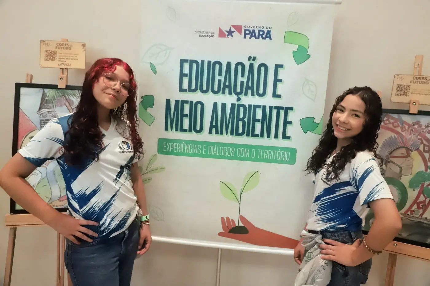 As estudantes da Escola Estadual Paulo Maranhão, Sofia Daniely Gaia e Ana Clara de Almeida, compartilham o que aprenderam com as ações de cuidado com a natureza na escola - Foto: Eliseu Dias / Ncom Seduc As estudantes da Escola Estadual Paulo Maranhão, Sofia Daniely Gaia e Ana Clara de Almeida, compartilham o que aprenderam com as ações de cuidado com a natureza na escola - Foto: Eliseu Dias / Ncom Seduc