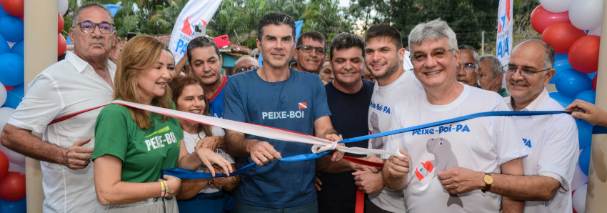 Foto: População de Peixe-Boi comemora a entrega de nova escola Jonathas Pontes Athias