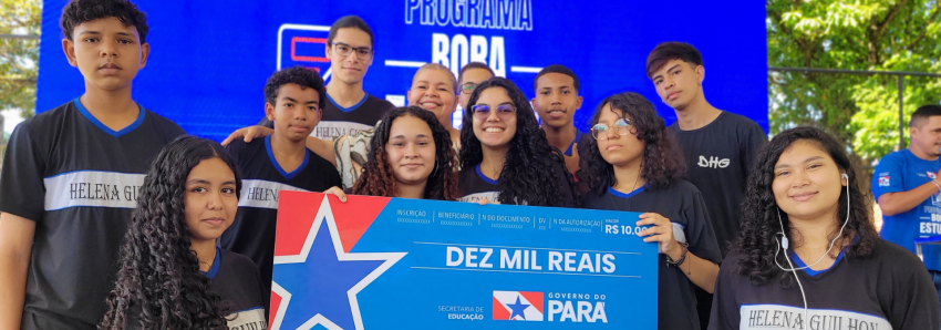 Foto: Cheques do Programa 'Bora Estudar' são entregues pelo Estado a estudantes em Ananindeua