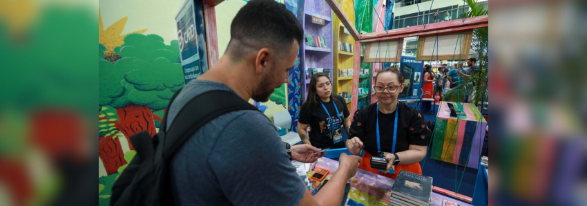 Foto: Seduc garante 'CredLivro' para servidores efetivos na Feira Pan-Amazônica do Livro e das Multivozes