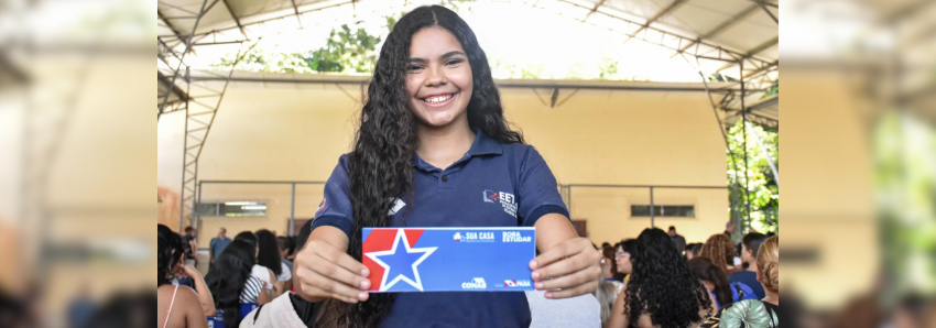 Foto: Governo do Pará entrega mais de 270 cheques do programa ''Bora Estudar'' a alunos do ensino técnico