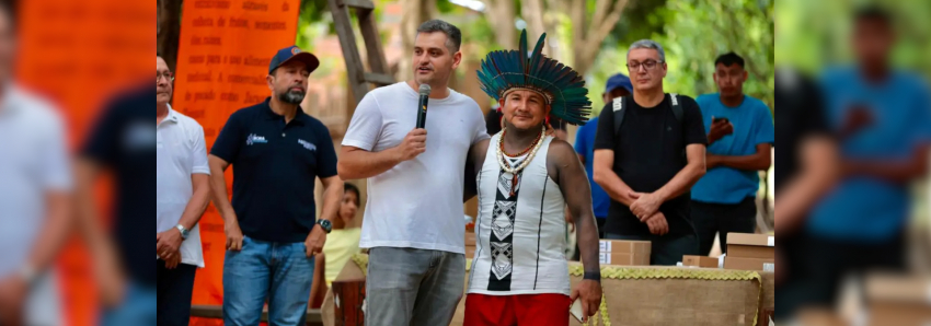 Foto: Seduc realiza entrega de mais 60 Chromebooks para a aldeia Lago da Praia, em Santarém