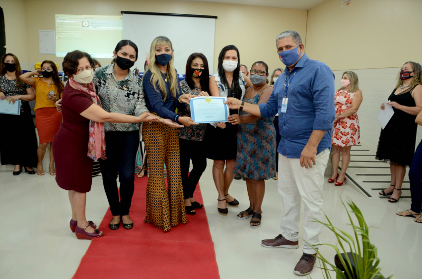 Foto: Escolas da USE 5 recebem certificado pelo bom desempenho no Ideb 2019