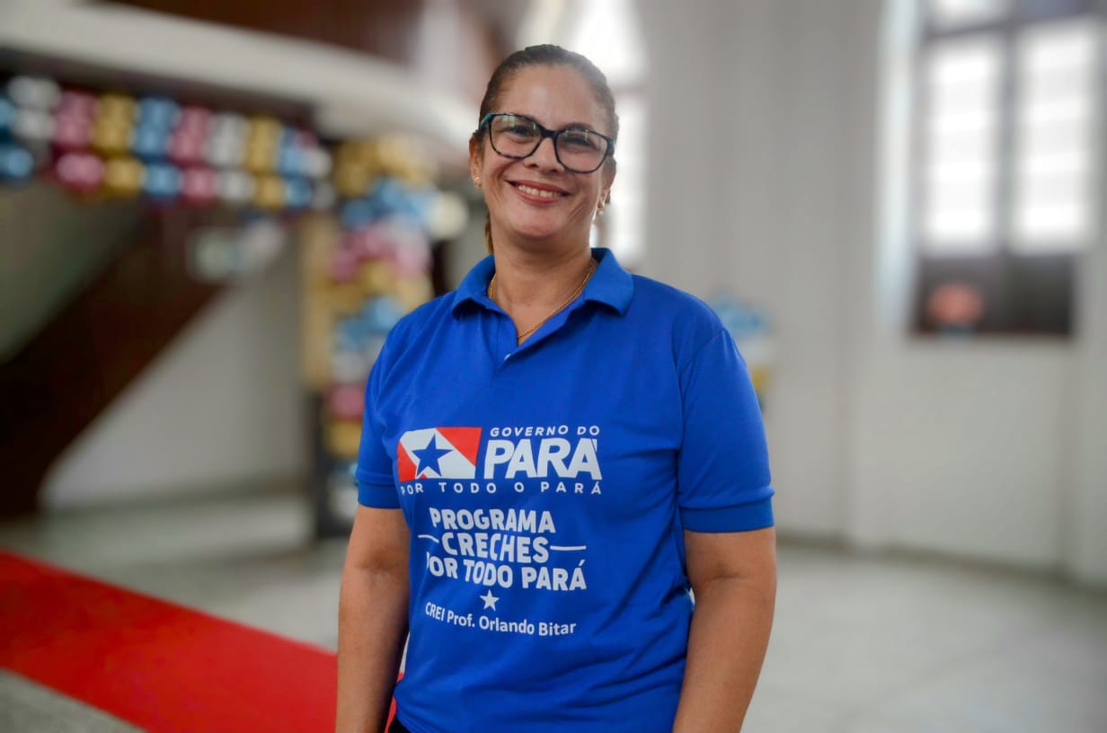 Educadora Cláudia Macedo na Creche Orlando Bitar. Foto: Rai Pontes