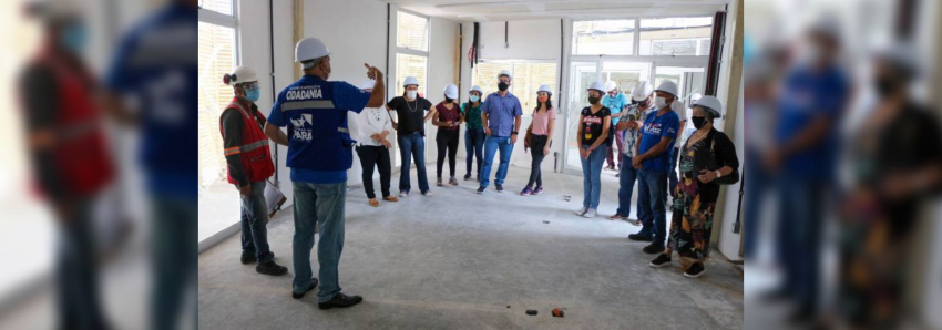 Foto: Técnicos da Seduc avaliam os espaços da Usina da Paz no Icuí-Guajará, em Ananindeua