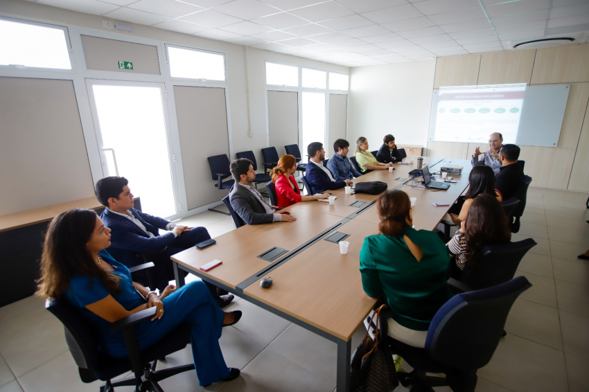 Foto: Seduc recebe novos procuradores do Estado durante visita