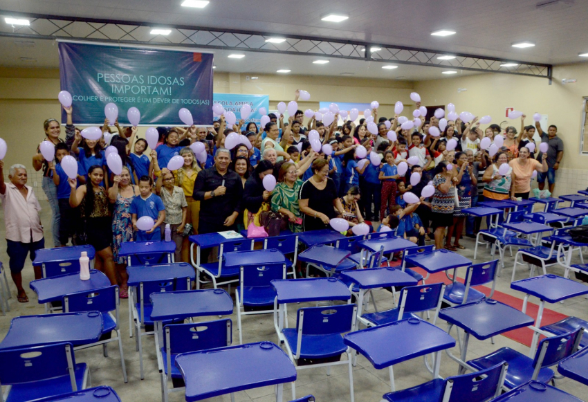 Foto: Estudantes participam de evento sobre combate à violência contra a pessoa idosa