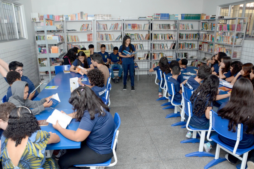 Foto: Em Belém, estudantes da Escola Estadual Dom Pedro II participam de projeto de leitura