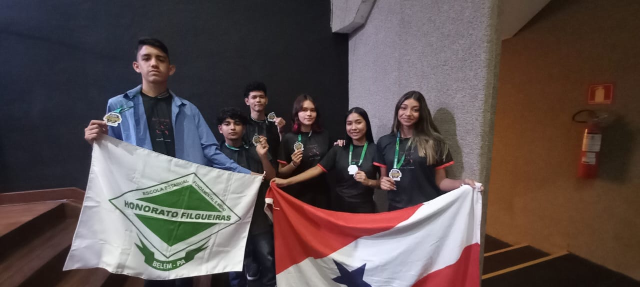 Estudantes receberam medalhas em Brasília