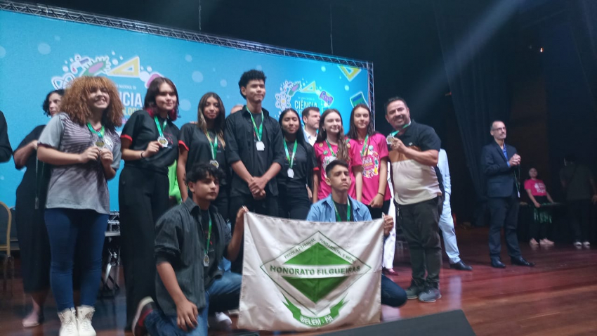 Foto: Em Brasília, estudantes paraenses recebem medalhas por pesquisa com asteroides