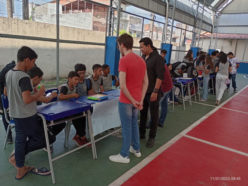 Foto: Estudantes da rede estadual participam da 1a Mostra de Matemática da Escola Rodrigues Pinagés