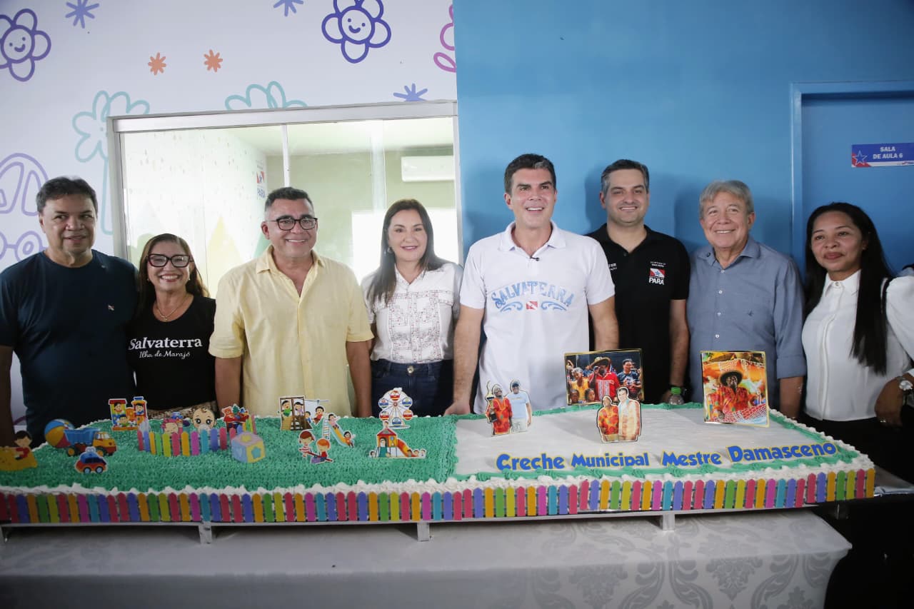 Governador Helder Barbalho, vice-governadora Hana Ghassan e demais autoridades na entrega da creche em Salvaterra - Foto: Eliseu Dias / Ncom Seduc