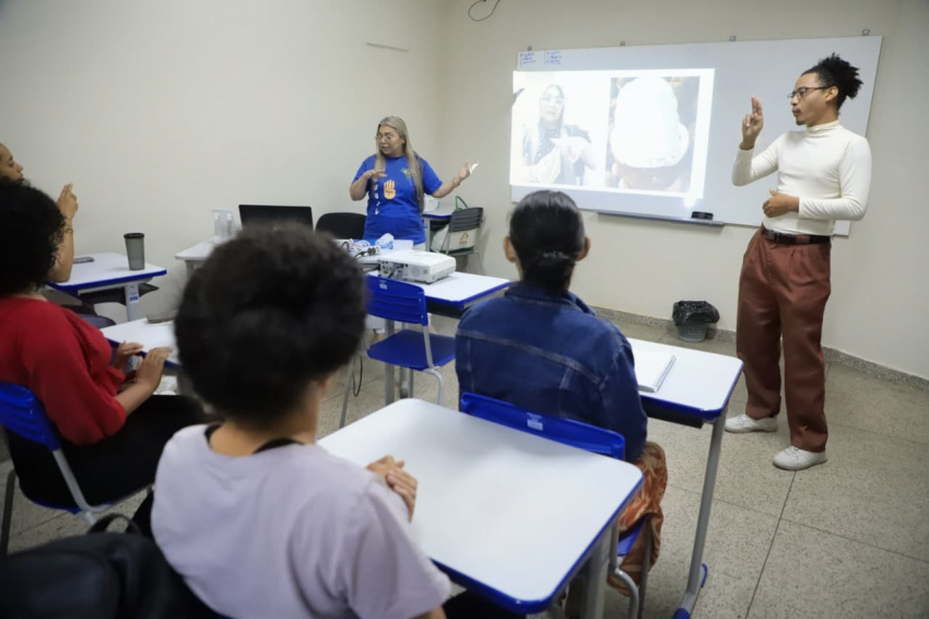 Foto: CAS fortalece inclusão e amplia acesso à formação em Libras na rede estadual
