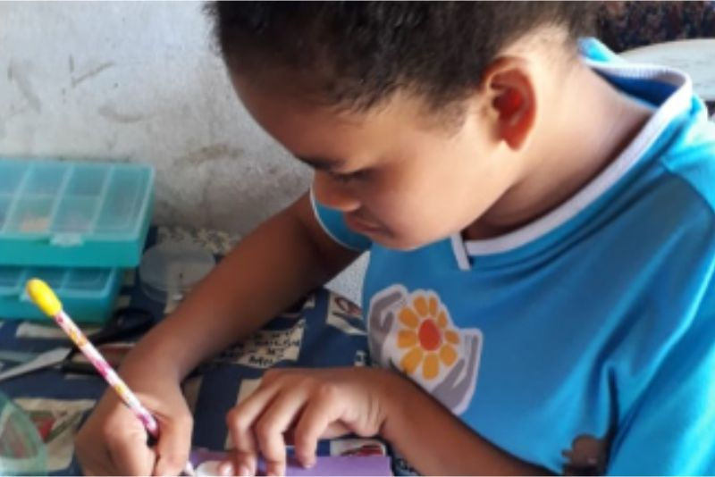 Foto: Professores da Apae de Bragança mantém rotina de estudos a alunos especiais