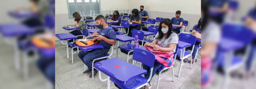 Foto: Alunos retomam aulas presenciais em escolas públicas reconstruídas pelo Governo do Estado