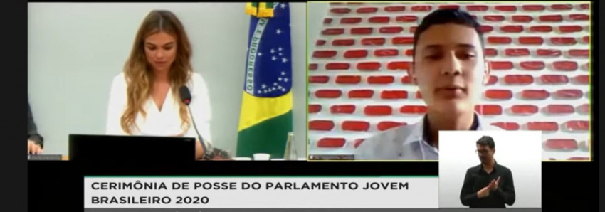 Foto: Aluno de escola pública estadual é diplomado no 'Parlamento Jovem Brasileiro'