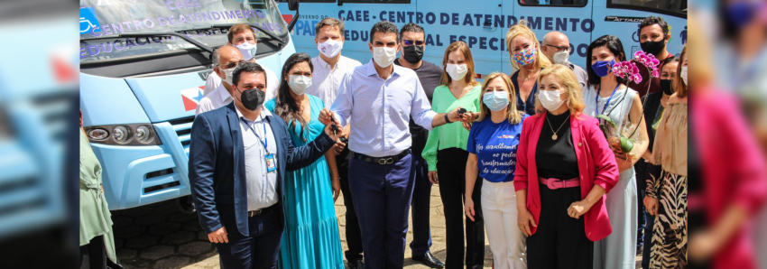 Foto: Estado entrega ônibus e novo centro especializado e amplia oferta de ensino para alunos com deficiência
