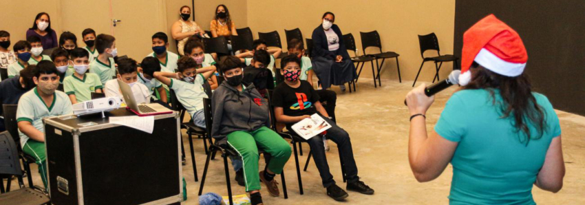 Foto: Estudantes participam de programação de Natal na Usina da Paz Icuí-Guajará, em Ananindeua.