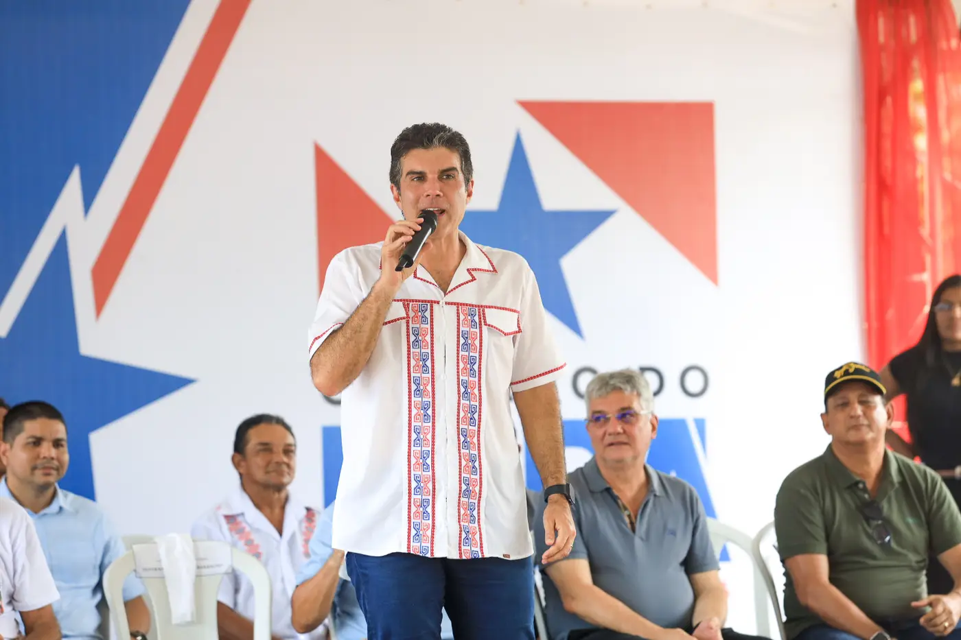Helder Barbalho: 'referência na educação pública' - Foto: Alex Ribeiro / Ag. Pará