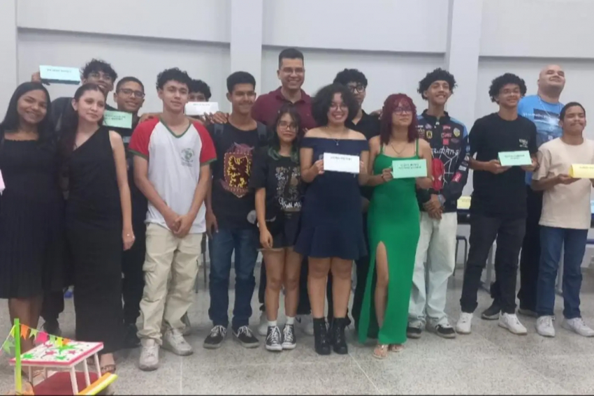 Foto: Estudantes de escola estadual de tempo integral escrevem livro sobre lendas e assombrações