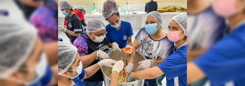 Foto: Alunos aprendem a importância das vitaminas durante preparação de salada de frutas