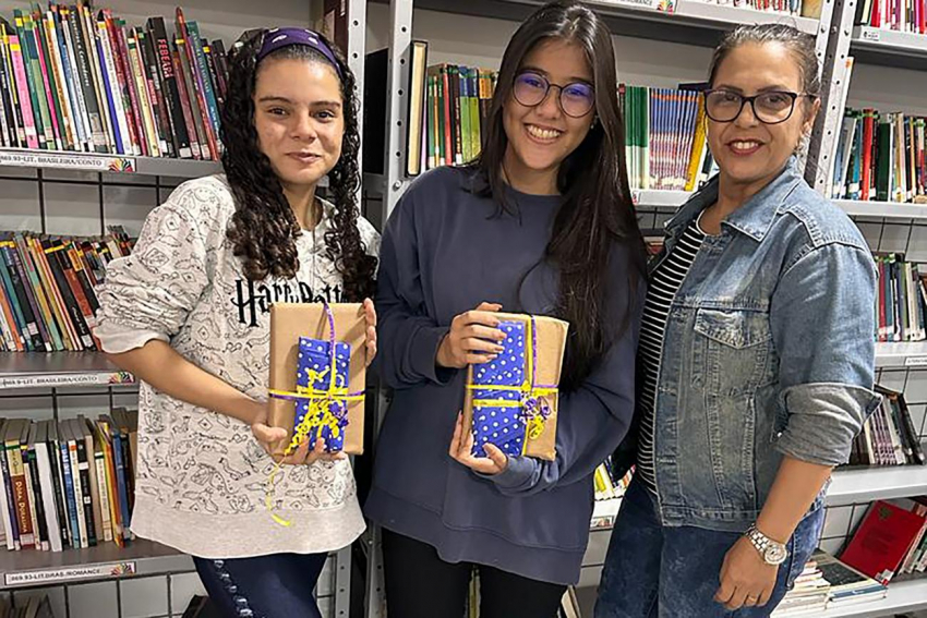 Foto: Escolas da rede pública estadual se mobilizam para concurso internacional de cartas