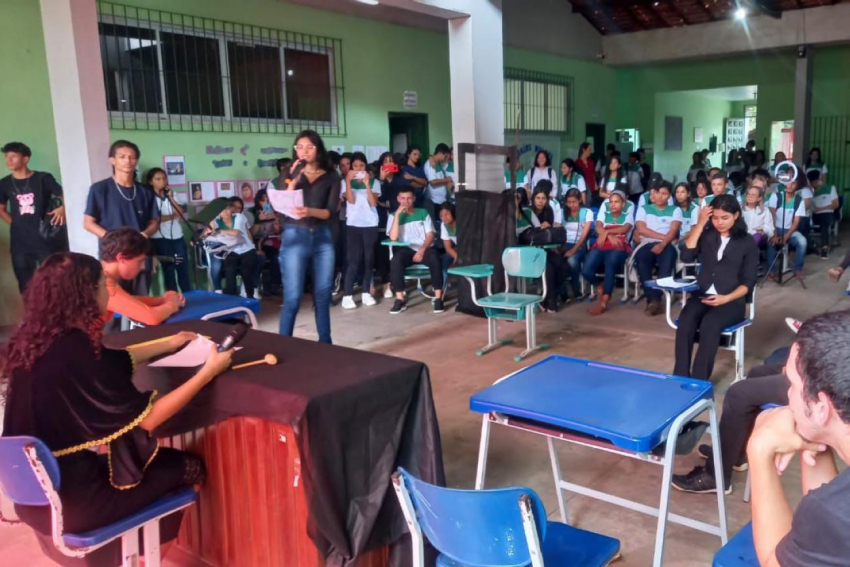 Foto: Estudantes destacam a importância de combate ao feminicídio
